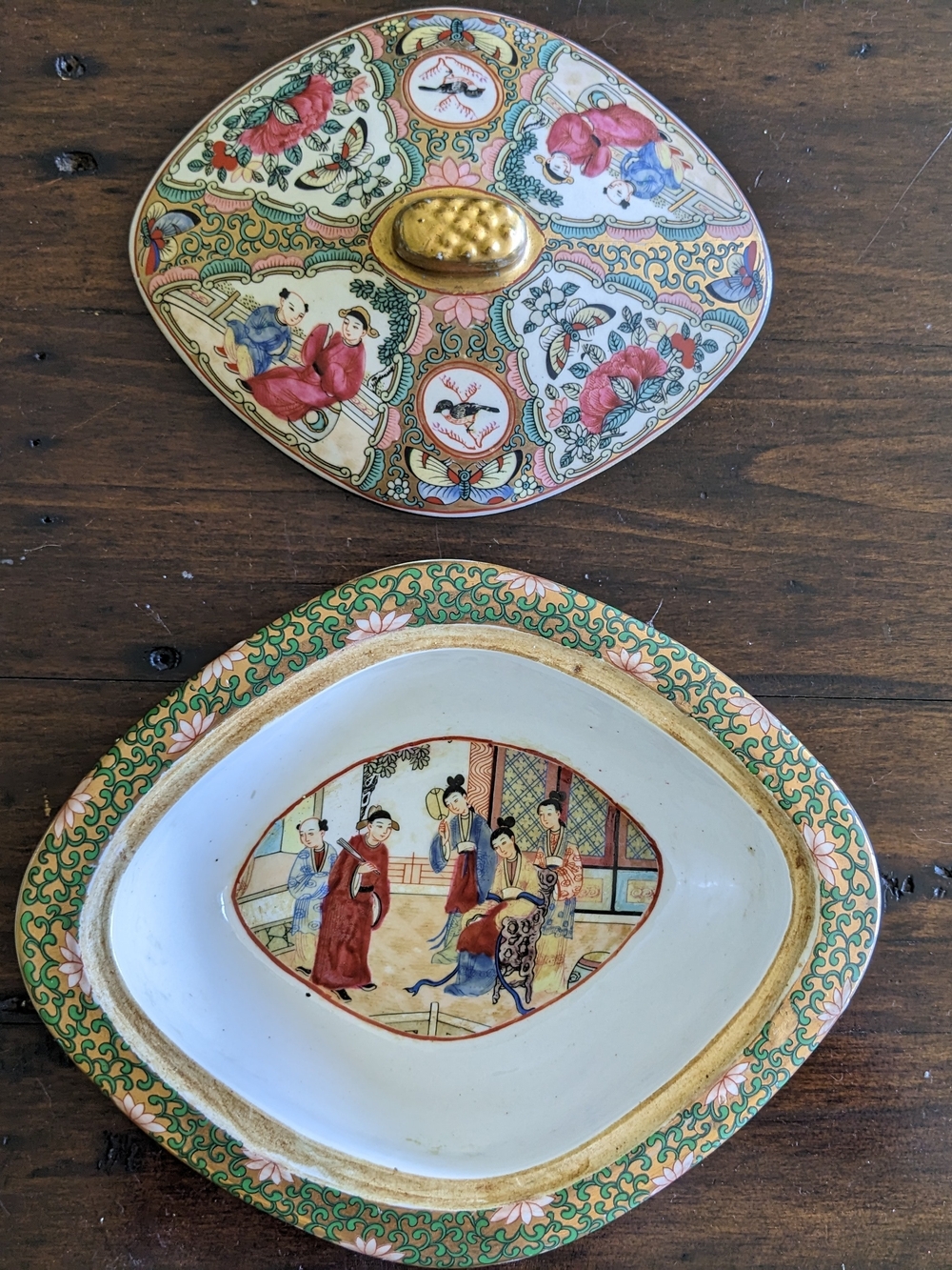 Chinese Rose Medallion Lozenge Box - 10" - Hand-Painted - Picture 4 of 8